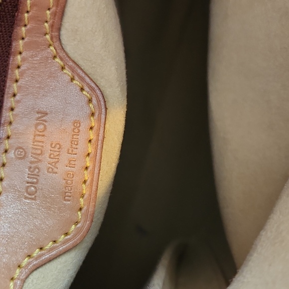 LOUIS VUITTON Monogram Looping GM Bag 2002 - Picture 16 of 17